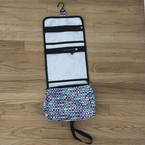 Scout hanging travel bag